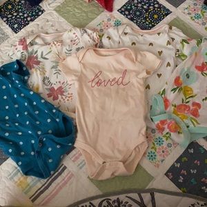 Bundle of 5 onesies